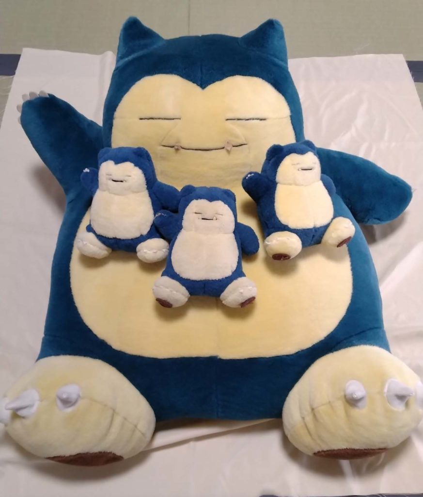 おっきなカビゴンぬいぐるみと初代カビゴンぬいぐるみ